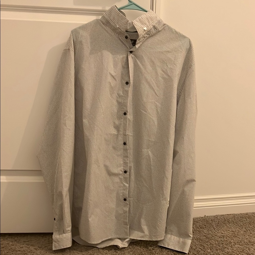 Men's Gray Button-Up Shirt